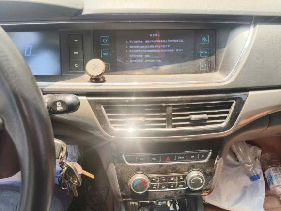 [武汉·鄂A] 二手长安凯程长安欧尚A6002016款 1.5L 手动豪华型7座