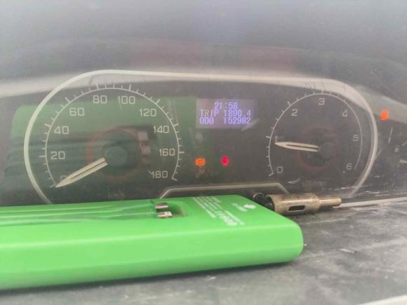 [南京·苏B] 二手上汽大通MAXUS新途V802014款 2.5T 傲运通短轴中顶