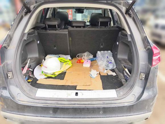 [苏州·苏U] 二手红旗红旗HS52022款 2.0T 智联旗享版