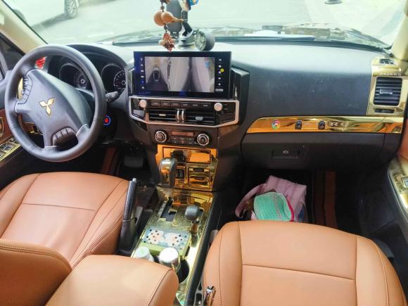 [青岛·鲁U] 二手三菱帕杰罗2016款 3.0L 自动标准版 国IV