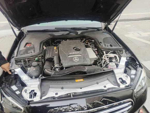 [上海·沪A] 二手奔驰奔驰E级新能源2022款 改款三 E 350 e L 插电式混合动力轿车