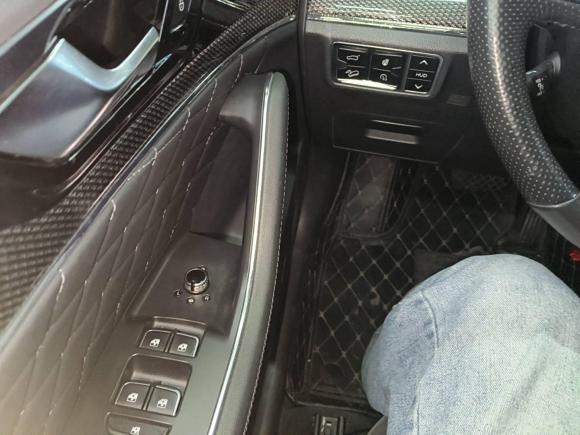 [佛山·粤E] 二手红旗红旗HS52019款 2.0T 智联旗领四驱版