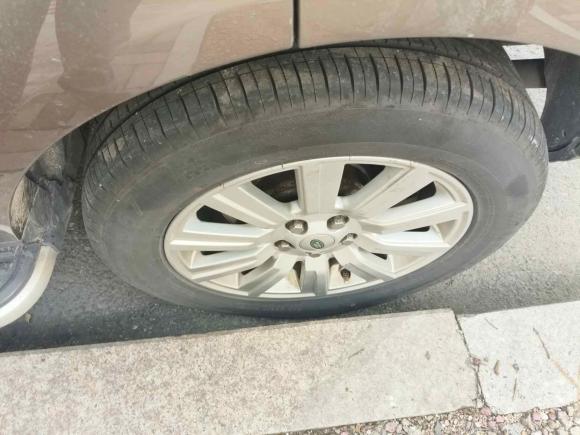 [青岛·鲁B] 二手路虎发现2012款 3.0 SDV6 HSE 柴油版