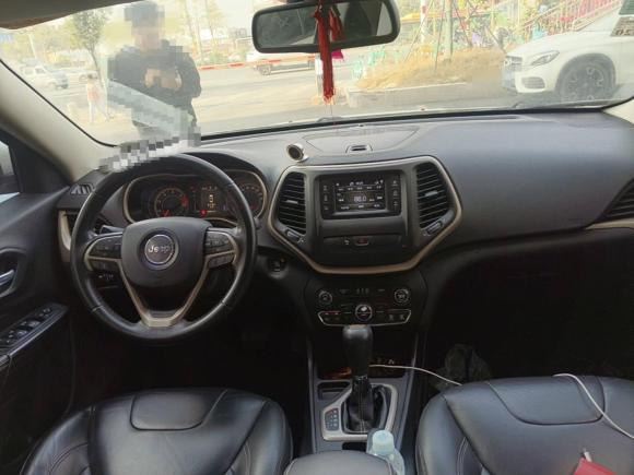 [广州·粤F] 二手Jeep自由光2016款 2.4L 领先版