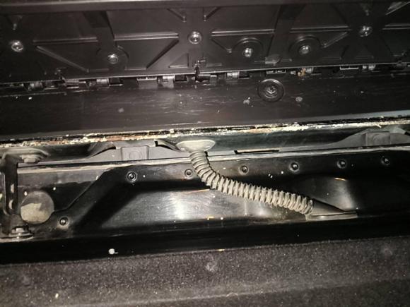 [广州·粤A] 二手路虎发现2016款 3.0 SC 曜黑典藏版 SE