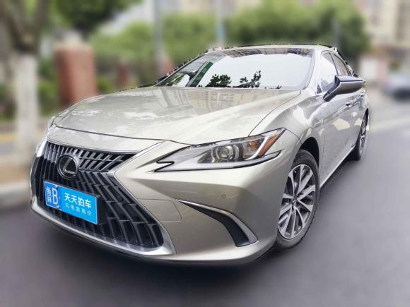 雷克萨斯雷克萨斯ES2022款 260 卓越版「青岛二手车」「天天拍车」