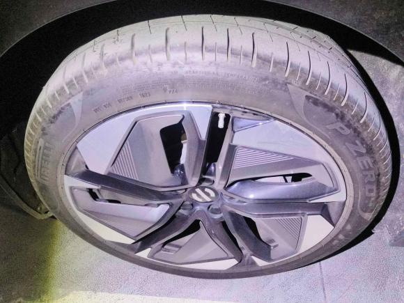 [上海·沪A] 二手高合汽车高合HiPhi Y2023款 560km 精英版