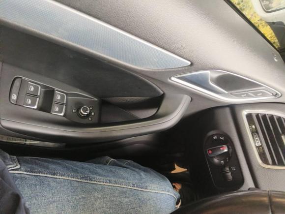 [杭州·浙A] 二手奥迪奥迪Q32016款 35 TFSI quattro 全时四驱风尚型