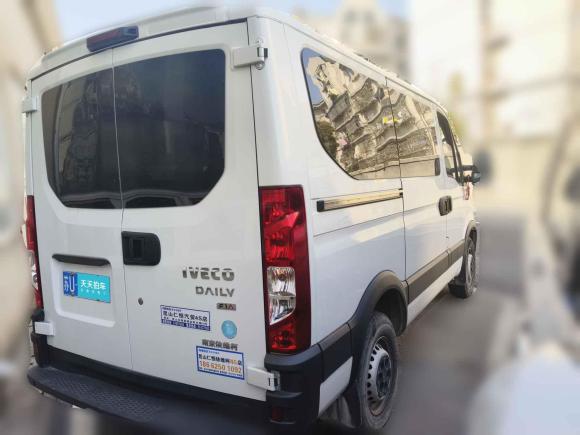 [苏州·苏U] 二手依维柯依维柯欧胜2021款 2.0T 手动超瑞短轴低顶侧拉门F1A