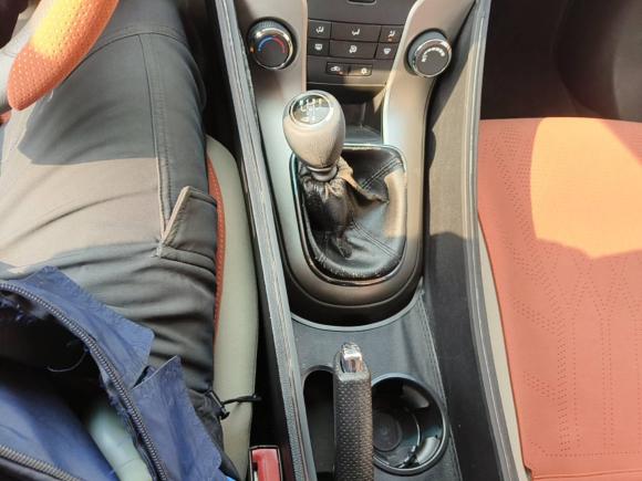 [上海·沪C] 二手雪佛兰科鲁兹2015款 1.5L 经典 SL MT