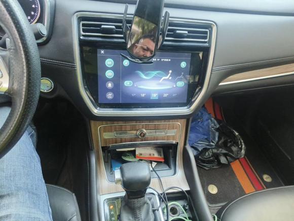 [上海·豫Q] 二手荣威荣威RX82018款 30T 智联网两驱旗舰版