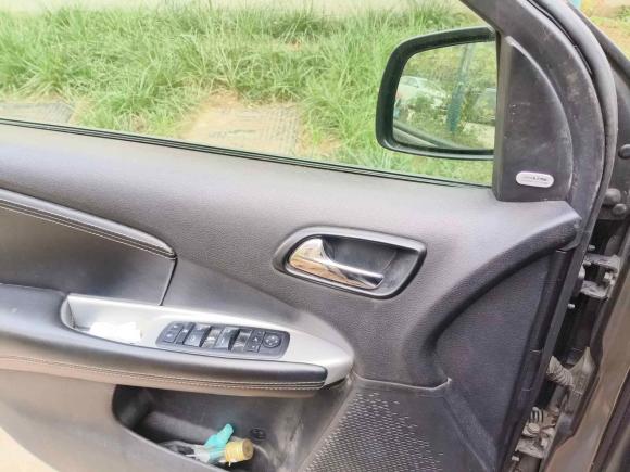 [西安·陕U] 二手道奇酷威2013款 2.4L 两驱尊尚版