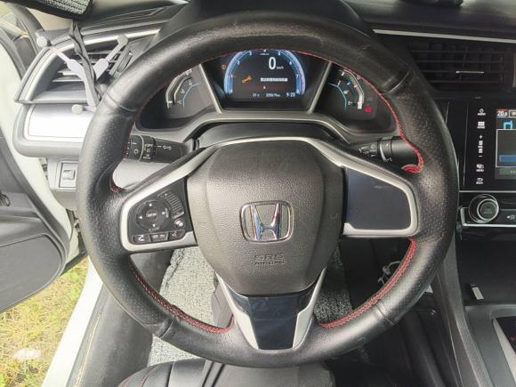 [广州·粤K] 二手本田思域2016款 220TURBO CVT豪华版