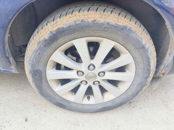 [济南·鲁A] 二手别克别克GL82014款 2.4L 经典版