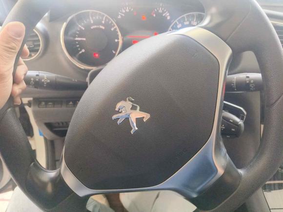 [武汉·鄂A] 二手标致标致30082015款 2.0L 自动经典版