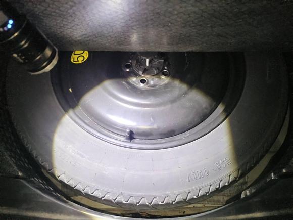 [宁波·浙B] 二手路虎揽胜极光2012款 2.0T 5门耀致版