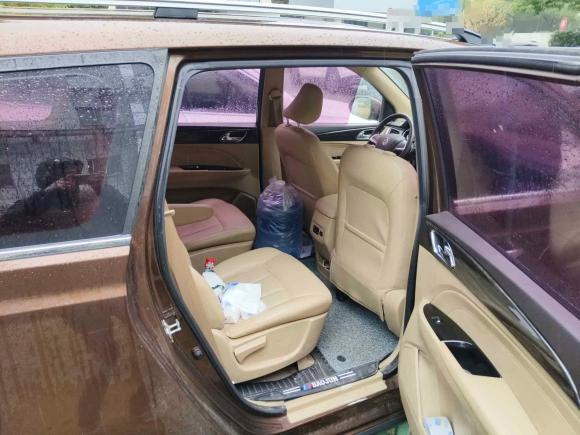 [上海·苏E] 二手宝骏宝骏7302016款 1.5T 手动舒适型 7座