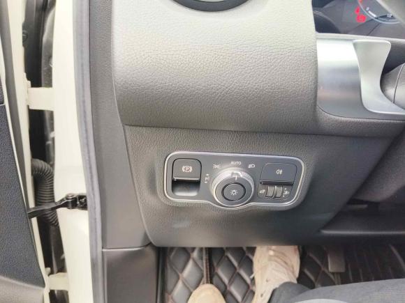 [深圳·粤B] 二手奔驰奔驰GLB2020款 GLB 180 动感型