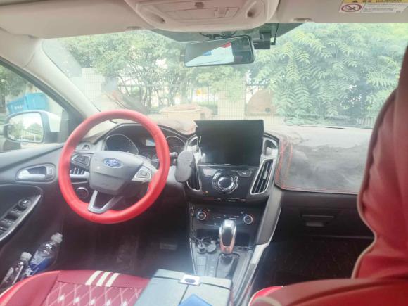 [青岛·鲁U] 二手福特福克斯2018款 两厢经典 EcoBoost 125 自动超能风尚型智行版