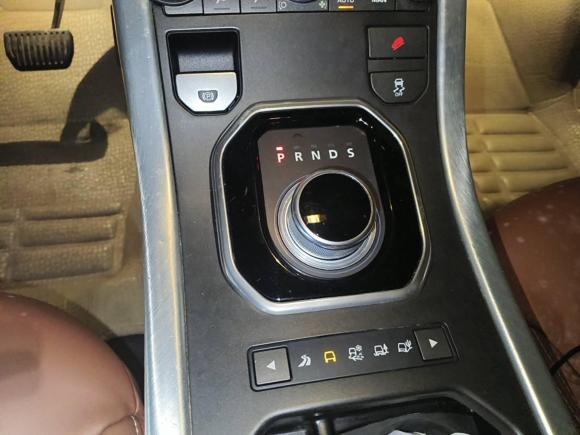 [广州·粤A] 二手路虎揽胜极光2012款 2.0T 5门耀致版