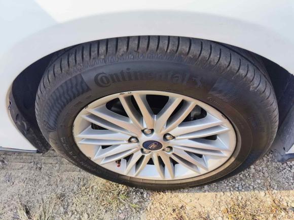 [广州·粤A] 二手福特福克斯2017款 三厢 EcoBoost 180 自动旗舰型