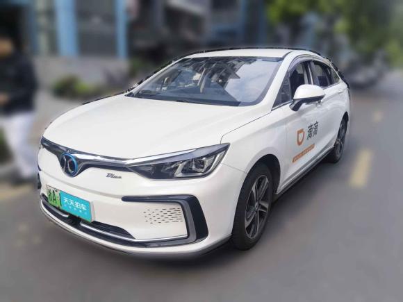 北京汽车北京EU52018款 R500 智风版「杭州二手车」「天天拍车」