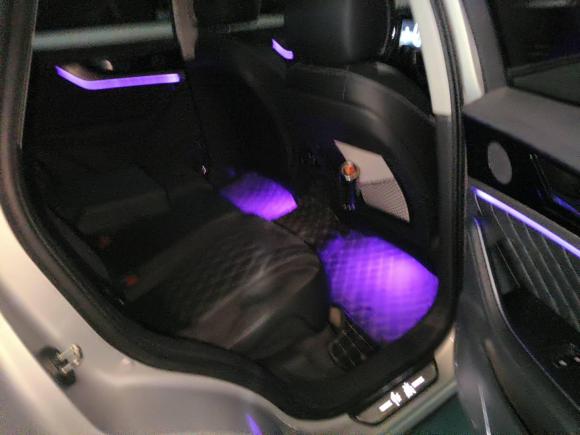 [南京·苏A] 二手红旗红旗HS52019款 2.0T 智联旗享版