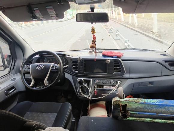 [合肥·皖A] 二手上汽大通MAXUS新途V802023款 2.0T 手动经典傲运通长轴超低顶6/7/8/9座