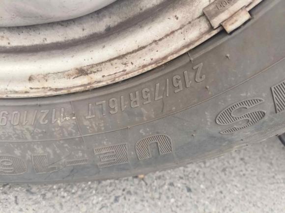 [成都·川A] 二手福特新世代全顺2013款 2.4T柴油经济型长轴中顶国III