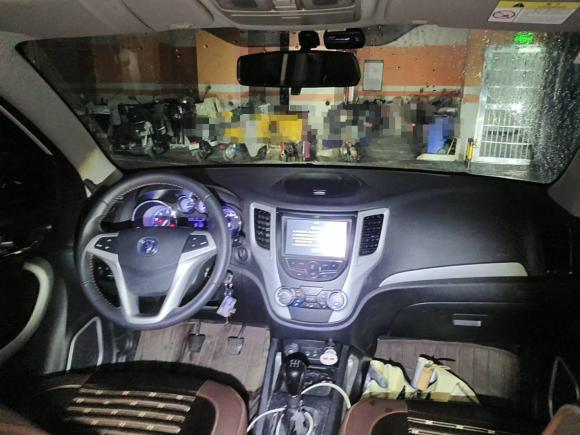 [武汉·鄂A] 二手长安长安CS352016款 1.6L 手动豪华型 国V