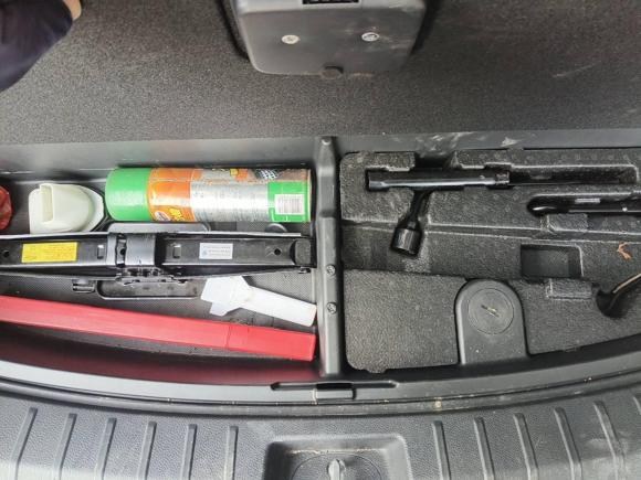 [广州·粤A] 二手现代胜达2013款 2.4L 自动两驱智能型