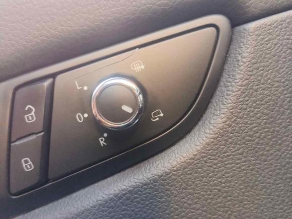 [上海·沪A] 二手大众帕萨特2014款 1.8TSI DSG御尊版