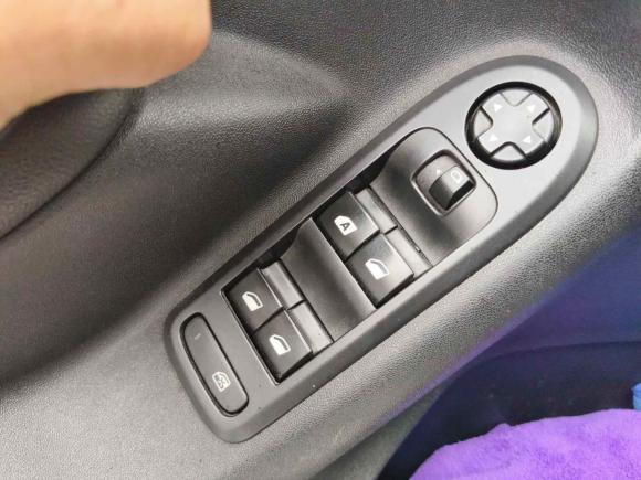 [武汉·鄂A] 二手雪铁龙雪铁龙C3-XR2015款 1.6L 自动先锋型