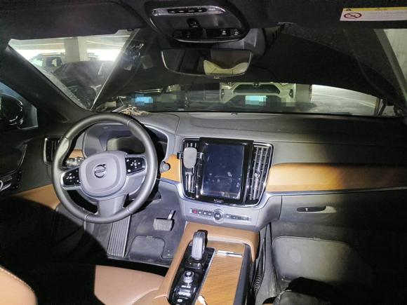 [广州·粤C] 二手沃尔沃沃尔沃S902021款 B5 智逸豪华版