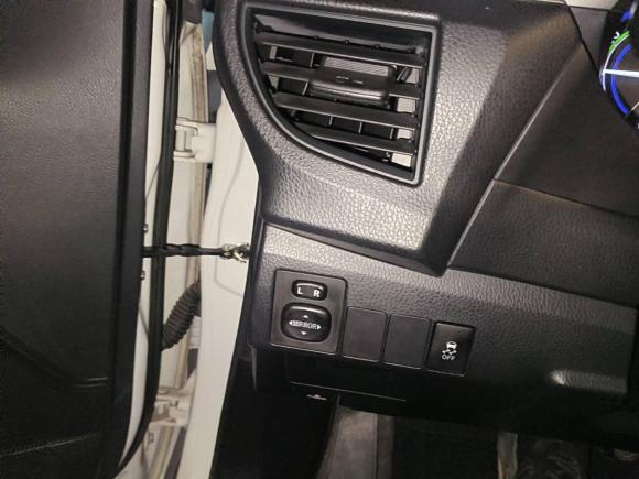 [广州·粤A] 二手丰田雷凌2016款 双擎 1.8H GS E-CVT精英天窗版