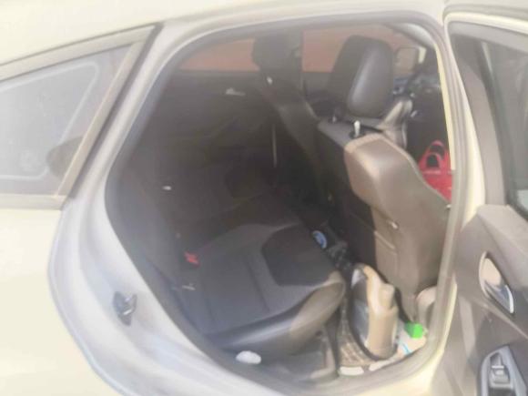 [青岛·鲁B] 二手福特福克斯2017款 两厢 1.6L 手动风尚型智行版