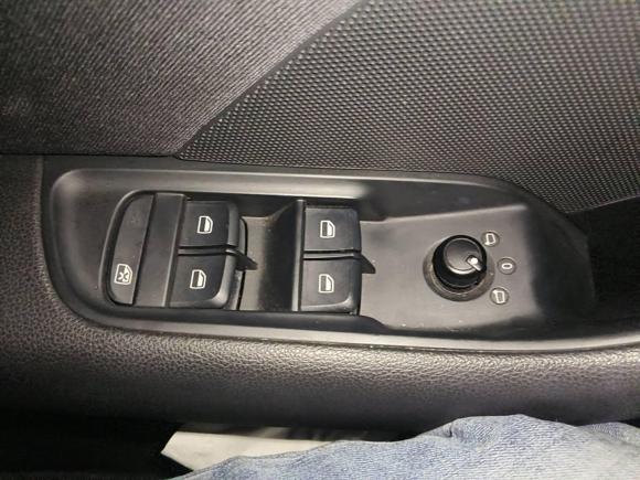 [苏州·苏E] 二手奥迪奥迪A32014款 Limousine 35 TFSI 自动进取型