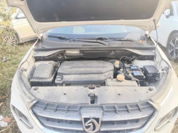 [武汉·鄂A] 二手宝骏宝骏5102017款 1.5L 自动豪华型