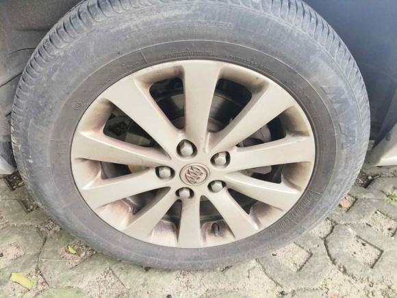 [上海·沪C] 二手别克别克GL82011款 2.4L CT舒适版