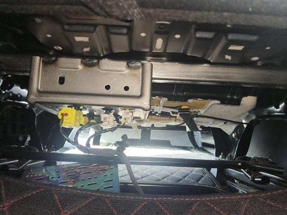 [广州·粤A] 二手荣威荣威iMAX82023款 400TGI 舒享版