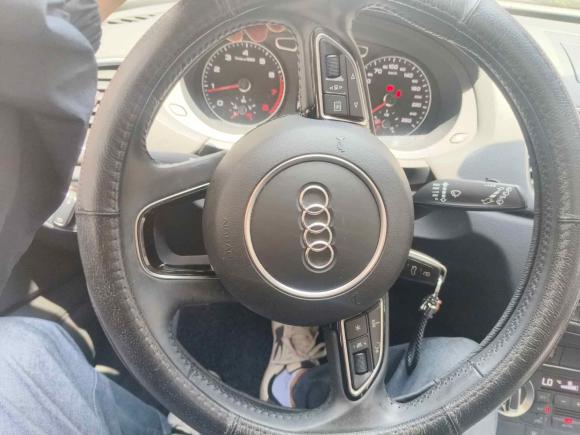 [上海·沪A] 二手奥迪奥迪Q32015款 30 TFSI 舒适型