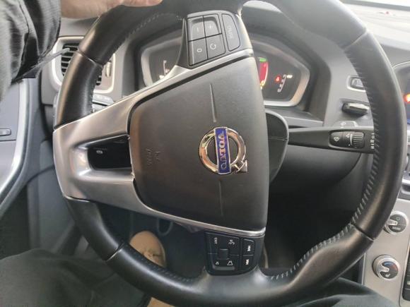 [上海·浙B] 二手沃尔沃沃尔沃S60插电式混动2015款 S60L E驱混动 T6智驭版