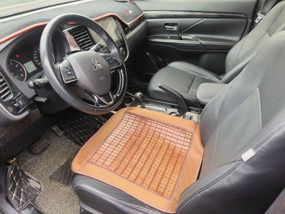 [上海·沪C] 二手三菱欧蓝德2018款 2.0L 两驱荣耀版 5座