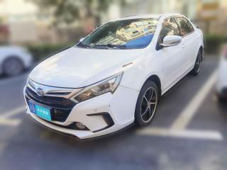 比亚迪秦新能源2014款 1.5T 酷黑骑士旗舰型