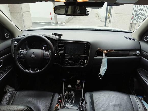 [上海·沪B] 二手三菱欧蓝德2018款 2.4L 四驱尊贵版 7座