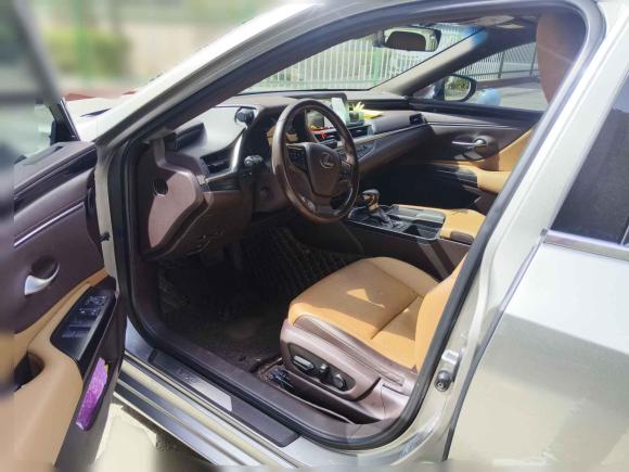 [西安·陕A] 二手雷克萨斯雷克萨斯ES2018款 200 卓越版 国V