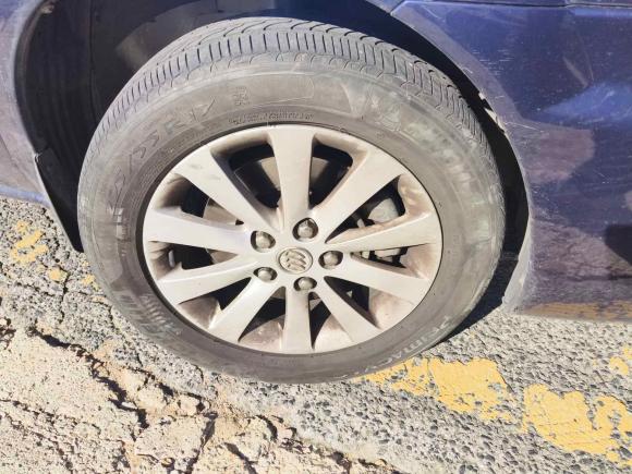 [青岛·鲁B] 二手别克别克GL82011款 2.4L CT舒适版