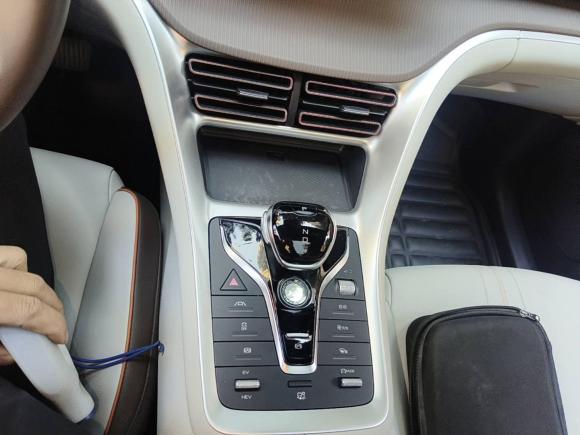 [深圳·粤B] 二手比亚迪宋Pro新能源2022款 DM-i 51km 尊贵型