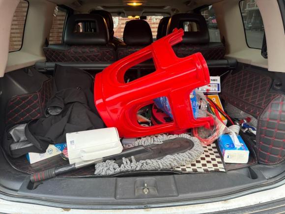 [义乌·黑M] 二手Jeep自由客2013款 2.4 炫黑运动版