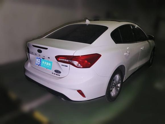 [青岛·鲁B] 二手福特福克斯2019款 三厢 EcoBoost 180 自动锋潮型